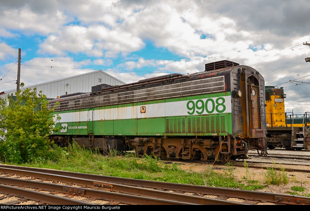 E-9AM Burlington Northern Locomotive
